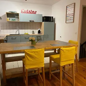 Maison De Ville: Historic Townhouse Holiday home